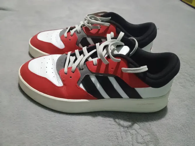 Tênis Adidas original em perfeito estado número 41