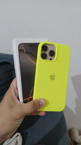 Iphone 11 pro max no 16 pro max 256GB ouro deserto