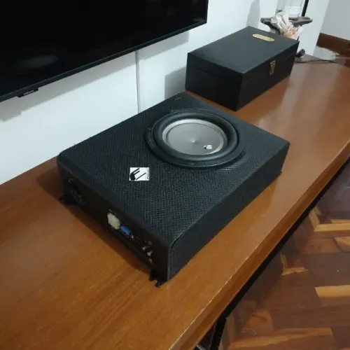 Caixa de Som Amplificada Subwoofer Slim Falcon XS200SL 200W RMS - Excelente Estado