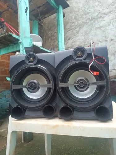 Estou vendendo duas caixas Mini System pulse Sp700