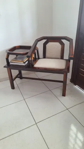 Cadeira Clássica de Madeira