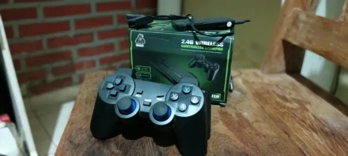 Game Stick Lite 4K com 2 Controles Sem Fio (Usado)