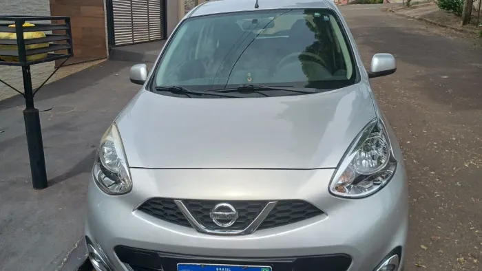 Nissan March SV 1.0 12V Flex 5P 2015
