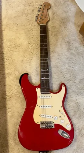 Guitarra strato Eagle das antigas (com logo fender)