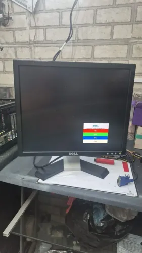 Monitor 17 vga perfeito 250.00