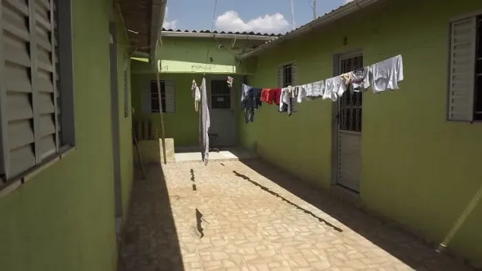 ALUGO CASA 2 QUARTOS SAMAMBAIA SUL - R$ 800,00