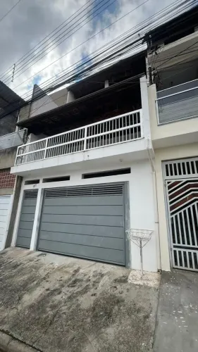 Casa para venda possui 217 metros quadrados com 6 quartos em Laranjeiras - Caieiras - São