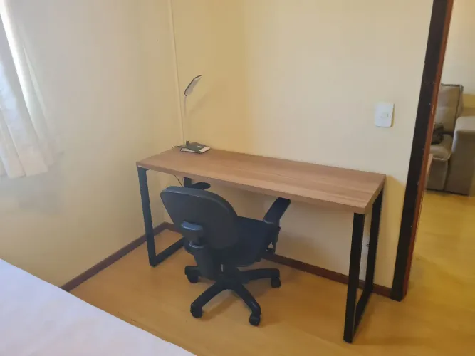 Mesa escrivaninha para escritório ou quarto 