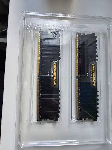 Memória RAM (NOVO) DDR4 16 GIGAS (2x8GB), 3000Mhz