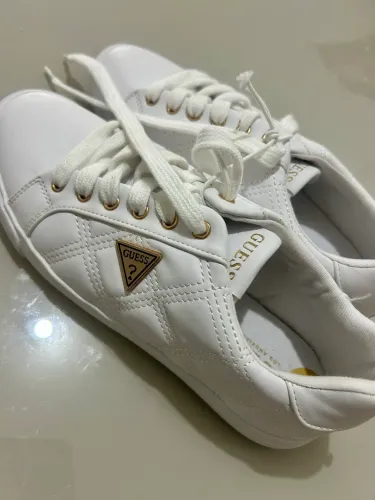 Tênis Branco Guess 