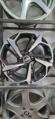 Roda aro 15    4 furos