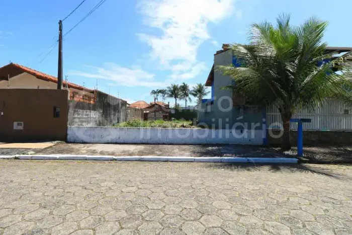 TERRENO à venda em Peruíbe, no bairro Jardim Três Marias