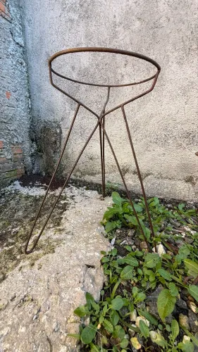 Suporte para Plantas de Jardim