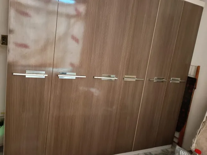 Guarda roupas de 6 portas
