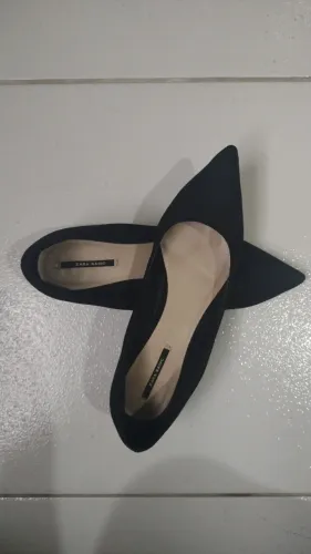 Scarpin preto da Zara - numero 37, mas o ideal é para numero 36, forma pequena