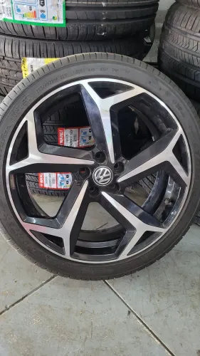 Rodas aro 18 com pneus ²25/40 18. Usado