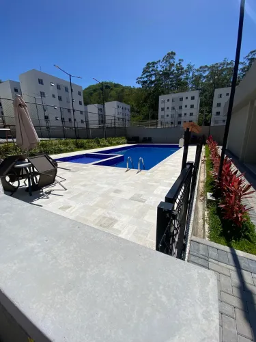 Aluga-se um apartamento no condomínio Novolar Pontal