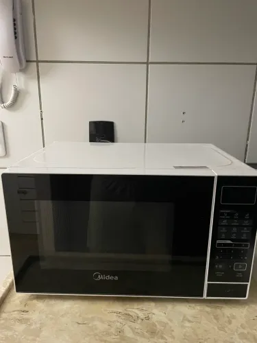 Micro-ondas Midea 20L MRAS22 - 220V | Excelente estado