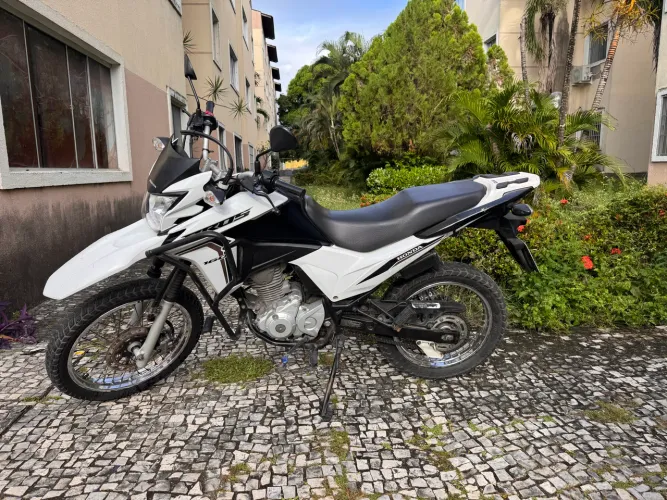 Aluguel/Locacao de Moto Bros disponível!