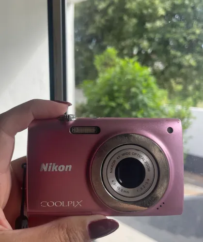 Câmera digital Nikon Coolpix rosa