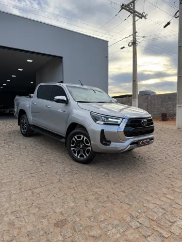 Toyota Hilux CD SRX 4X4 2.8 TDI 16V Diesel Aut. 2025