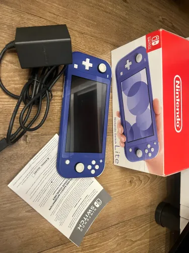 Vendo Nitendo Switch Lite Portátil