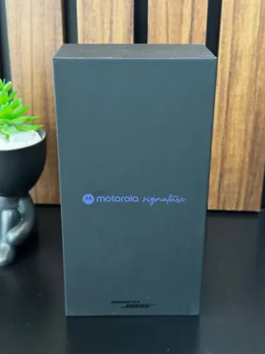 Smartphone Motorola Signature 5G - 512GB Verde Oliva