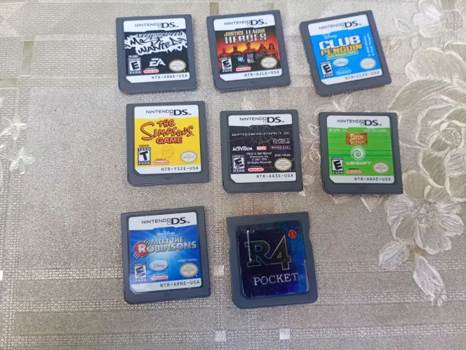 Mini nitendo com jogos originais em otimo estado 