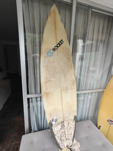 Vendo prancha de surf 5'9 usada