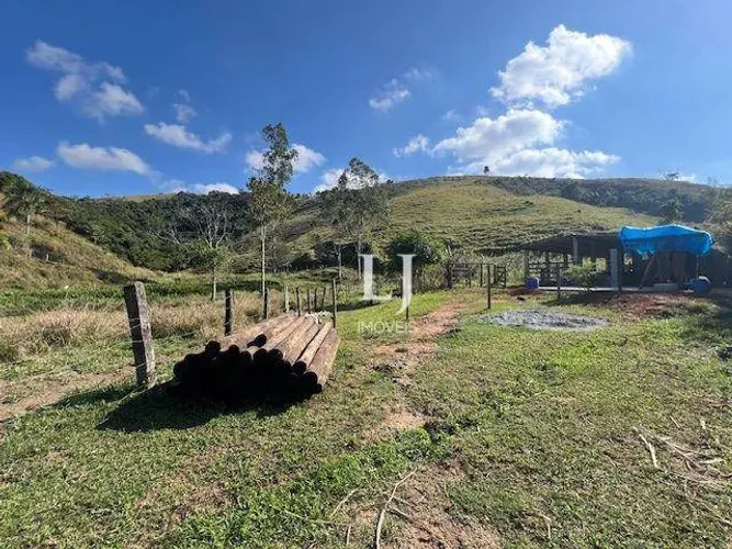 Fazenda à venda em Paraíba do Sul RJ / 11,5 Alqueires - R$ 1.300.000