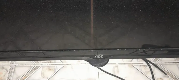 Tv de 39 polegadas com defeito vendo por 100 reais nunca foi aberta não sei o defeito.