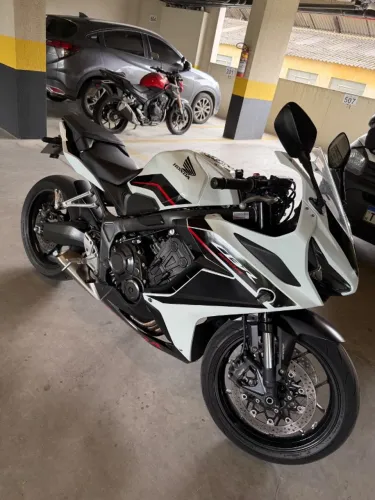 HONDA CBR 650 R
