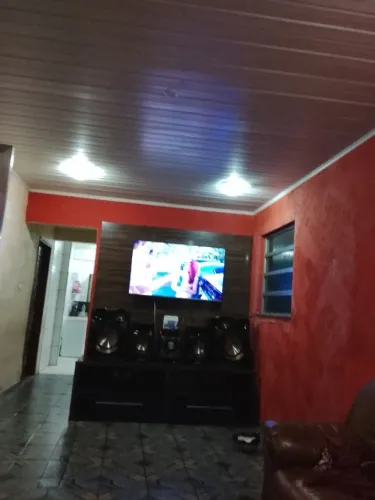 Casa fica perto do depósito de bebida do Paulinho