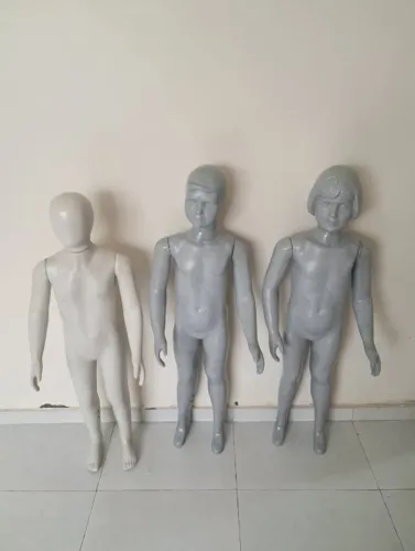 MANEQUIN INFANTIL 100,00 CADA
