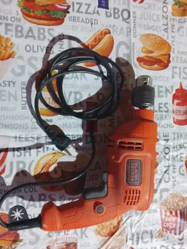 Furadeira Black Decker 127 volts 555 wats