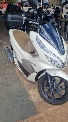 Honda PCX 150 DLX ABS 2019 Branca - Econômica e Muito Conservada<br><br>