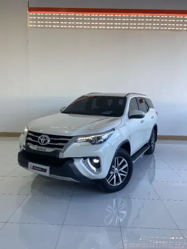 Toyota Hilux SW4 SRX 4X4 2.8 TDI 16V Dies. Aut. 2018