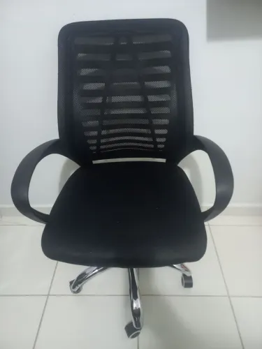 Vendo cadeira giratória escritório ergonômica