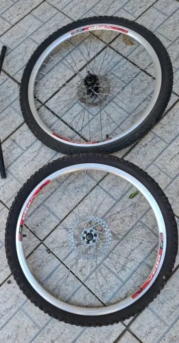 Par de Rodas Aro 26 Vega com Pneus + Disco de Freio - Prontas para Uso
