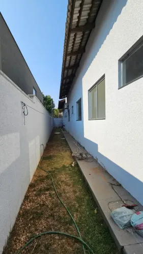 Sobrado para aluguel tem 370 metros quadrados com 3 quartos em Jardins Madri - Goiânia - G