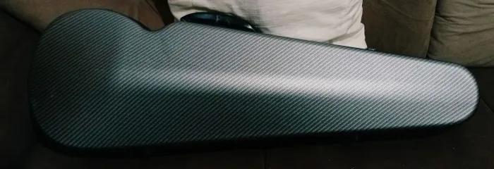 Case em fibra de carbono para violino