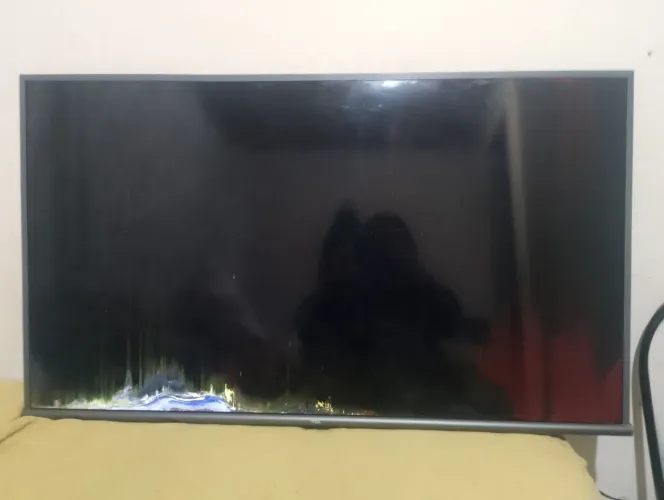 Tv SEMP TCL 50 (com defeito)