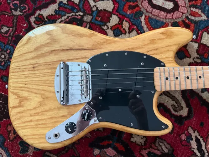 Guitarra Fender Mustang Ben Gibbard Signature