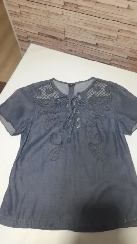 Vendo Blusa feminina Jeans bordada Jean Darrot seminova Tam 40