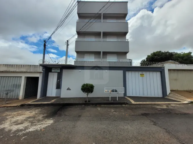 Apartamento à venda e locação no bairro Santa Mônica.