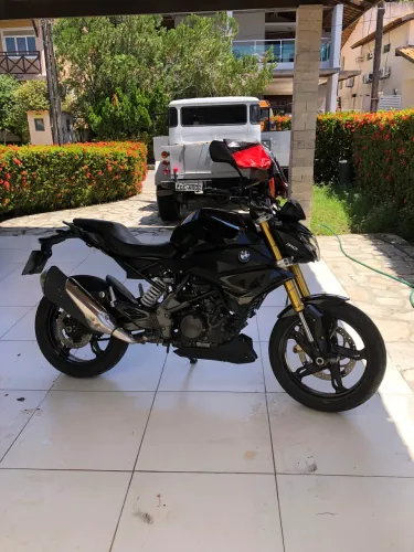 BMW 310 R ano 2022