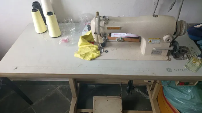 Máquina reta industrial singe
