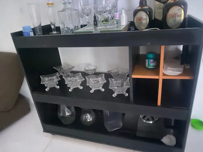 Vendo aparador tipo barzinho