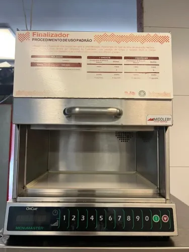 Finalizador de Sanduíches Menumaster OnCue - Importado