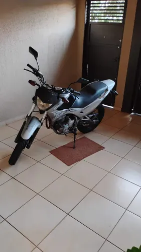 NX 400 FALCON BOM ESTADO SEM RESTRIÇOES DOUMENTOS EM DIA